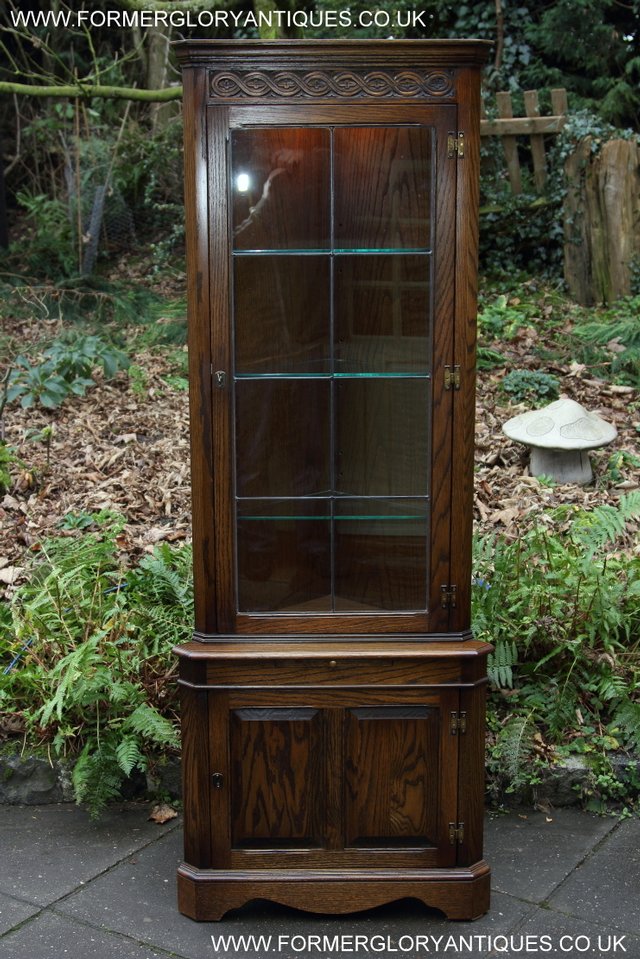 Preview of the first image of JAYCEE OAK DISPLAY SHELVES DRINKS CORNER CABINET CUPBOARD.