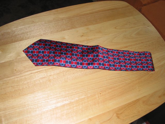 Image 3 of Authentic New Gucci Tie from Harrods