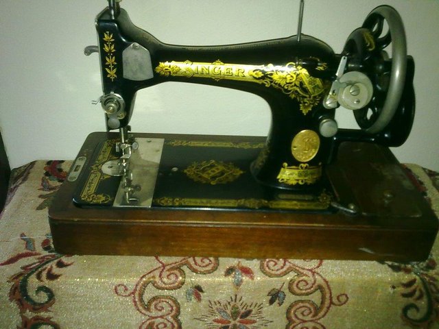 Image 2 of Old Singer 26K Sewing Machine excellent condition 1922