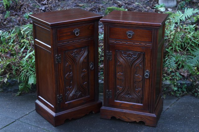 Preview of the first image of OLD CHARM TUDOR OAK BEDSIDE PEDESTAL CABINETS LAMP TABLES.