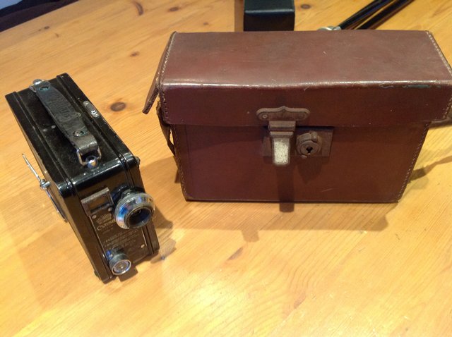 Preview of the first image of Veteran Coronet Model B movie camera.