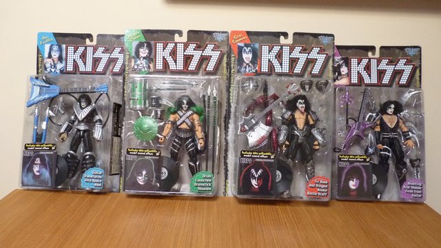 Preview of the first image of Kiss Figures.