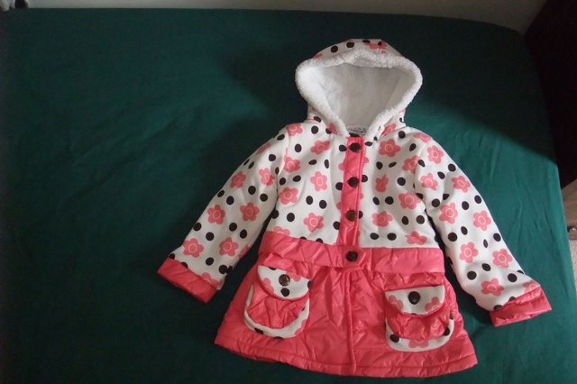 Preview of the first image of 4-5 years old winter coat (NEW).