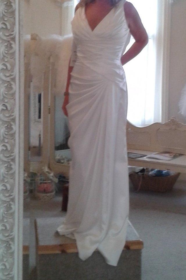 Preview of the first image of Sophia Tolli Wedding Dress Unaltered Size 12.