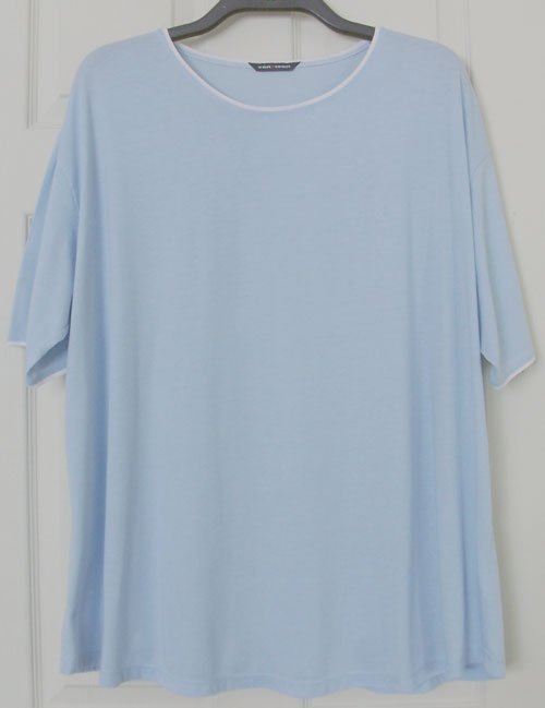 Preview of the first image of LADIES PALE BLUE T SHIRT BY EAST COAST - SZ 22/24 B11.