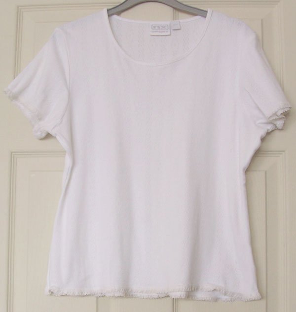 Preview of the first image of LADIES WHITE THERMAL T SHIRT BY NX SPORT - SZ 18 B2.