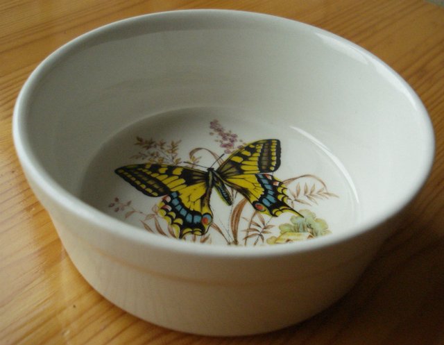 Image 2 of BRITANNIA DESIGNS BUTTERFLY DISH WITH COTTAGE DESIGN
