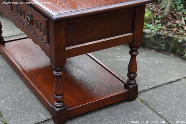 Image 32 of OLD CHARM TUDOR OAK SIDE END COFFEE LAMP PHONE TABLE STAND