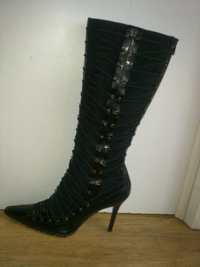 Preview of the first image of Ladies Boots size 7.