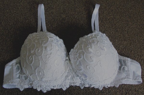 Preview of the first image of PRETTY LADIES WHITE LACE BRA BY ROUYING - SZ EU 100.