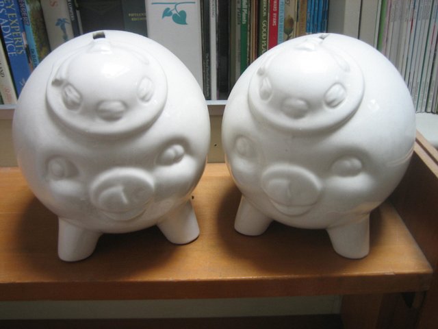 Image 2 of Piggy bank collection - ceramic