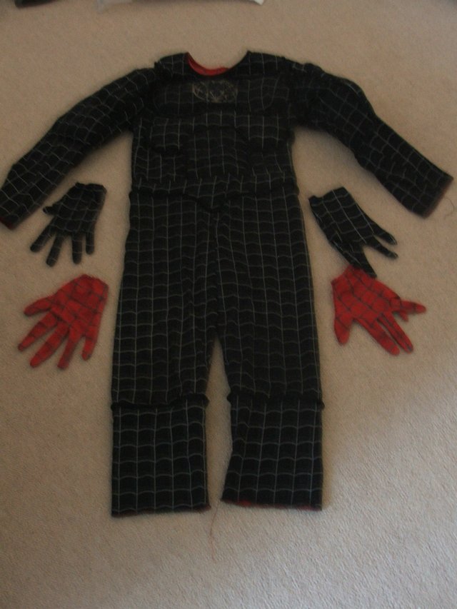 Image 2 of Spider man reversible outfit