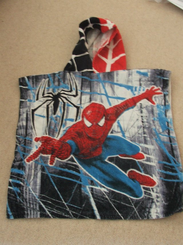Preview of the first image of Spider-man hooded towel.