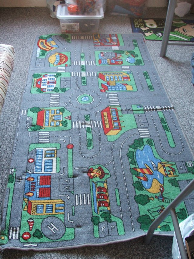 Image 2 of Car mat