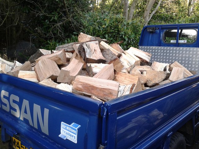 Preview of the first image of firewood/logs for sale/seasoned.