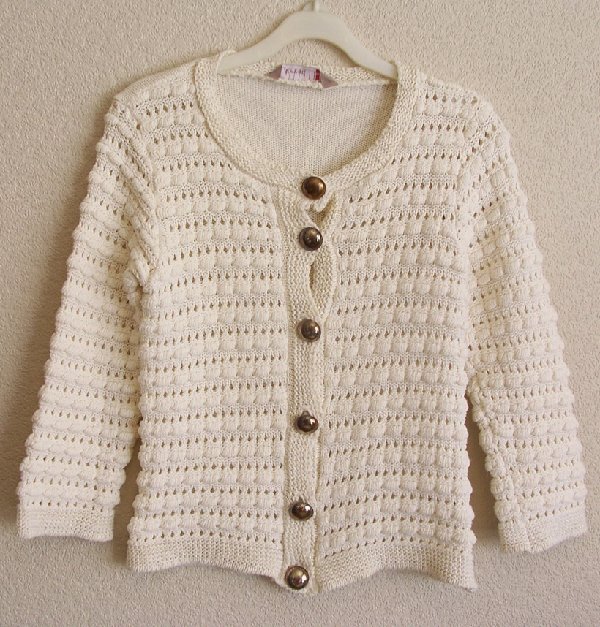 Preview of the first image of BEAUTIFUL LADIES CREAM BOBBLE KNITTED CARDIGAN - SZ M  B20.