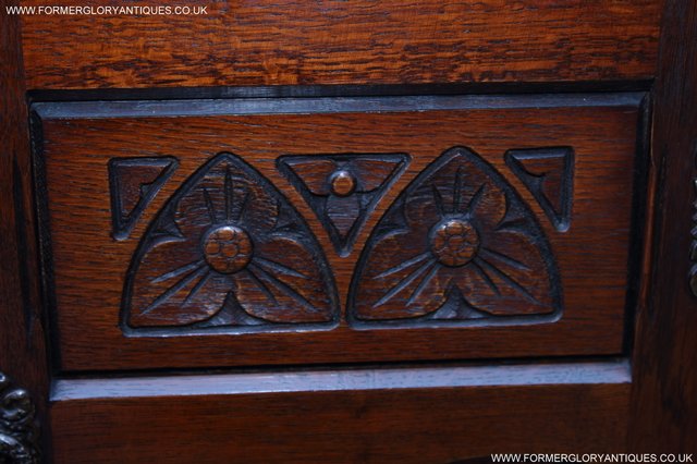 Image 27 of OLD CHARM TUDOR OAK WINE DRINKS CABINET CUPBOARD STAND