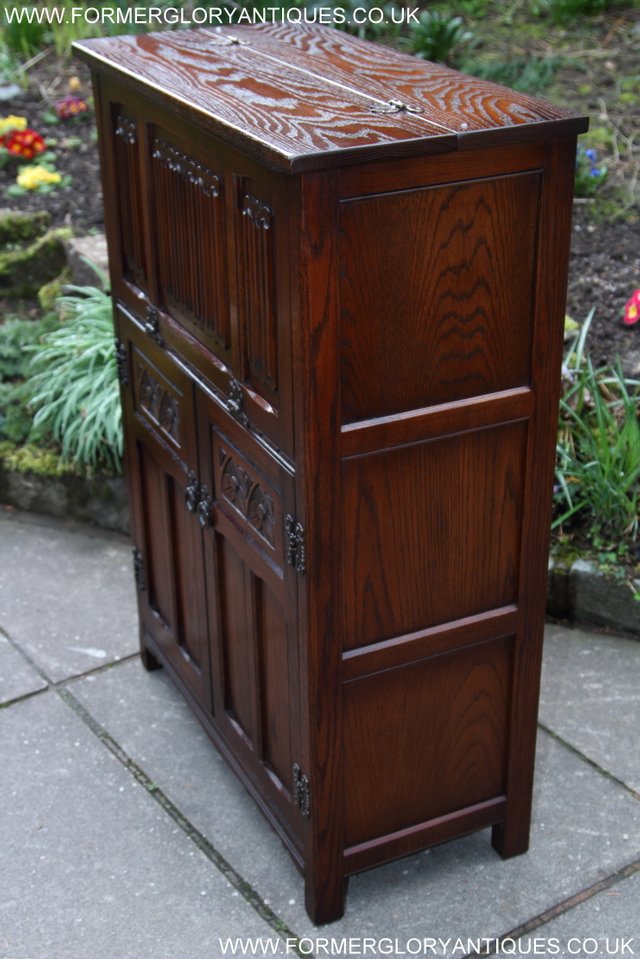 Image 29 of OLD CHARM TUDOR OAK WINE DRINKS CABINET CUPBOARD STAND