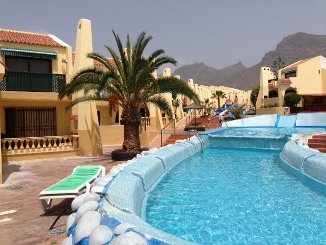 Image 2 of Tenerife spacious 1 bedroom ground floor apartment late rate