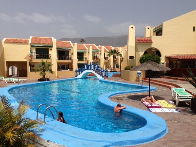 Image 3 of Tenerife spacious 1 bedroom ground floor apartment late rate