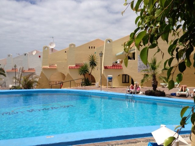 Image 5 of Tenerife spacious 1 bedroom ground floor apartment late rate