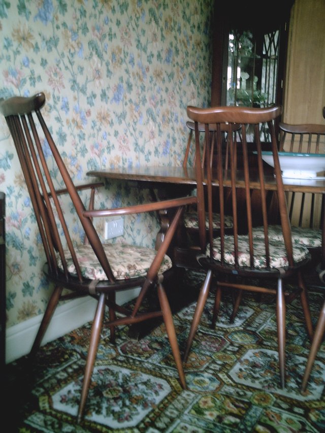 Image 2 of Beautiful Ercol Dining table , 4 Chairs + 2 Carvers