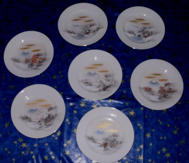 Preview of the first image of collection of 7 Japanese plates.