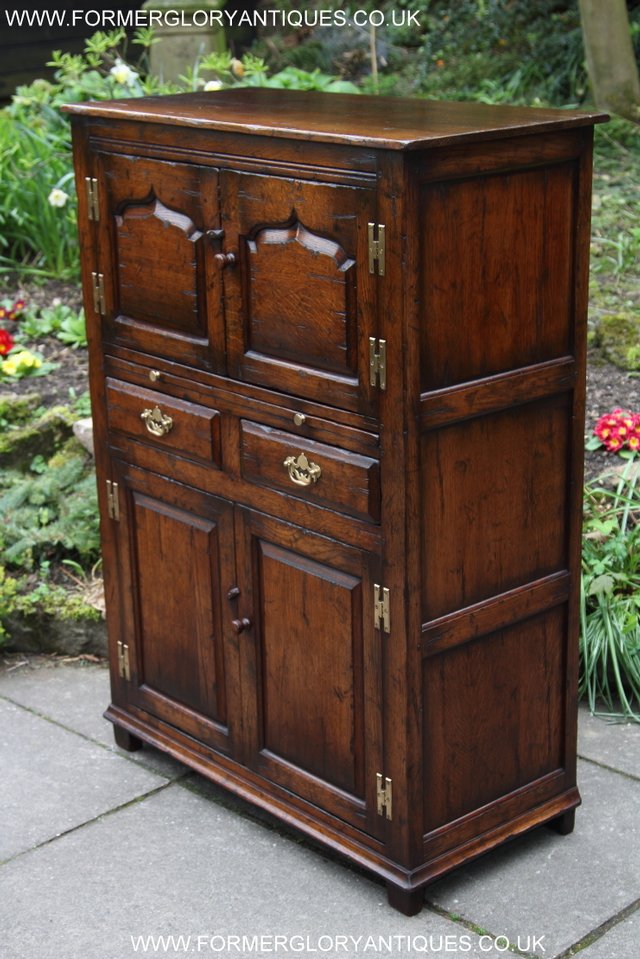 Preview of the first image of TITCHMARSH & GOODWIN OAK WINE DRINKS CABINET CUPBOARD STAND.