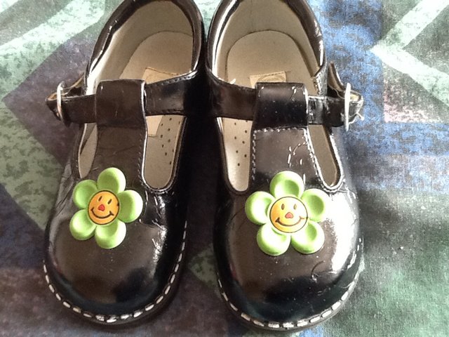 Preview of the first image of Girls shoes size 5.