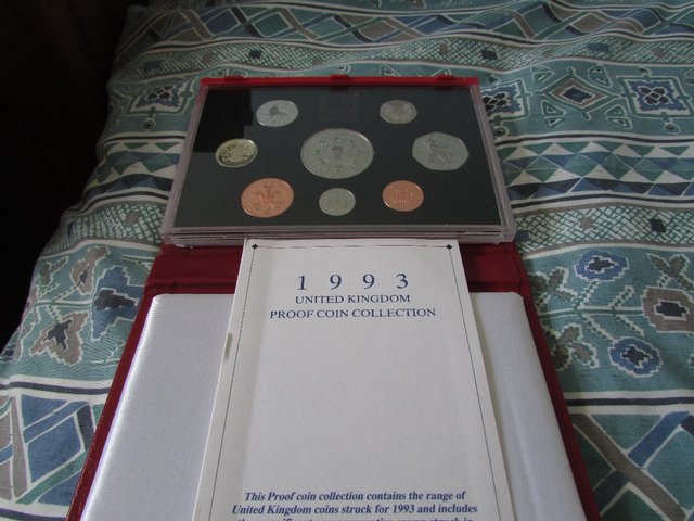 Preview of the first image of 1993 ROYAL MINT DELUXE PROOF SET..