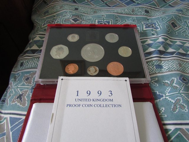 Image 3 of 1993 ROYAL MINT DELUXE PROOF SET.