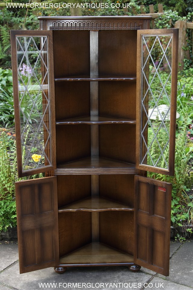 Image 3 of OLD CHARM STYLE OAK CORNER CABINET DISPLAY CUPBOARD BOOKCASE