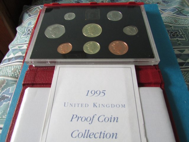Image 2 of 1995 ROYAL MINT DELUXE PROOF SET.