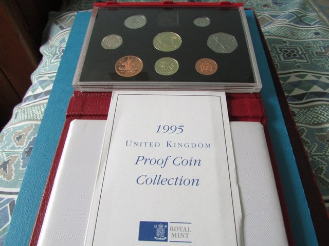 Preview of the first image of 1995 ROYAL MINT DELUXE PROOF SET..