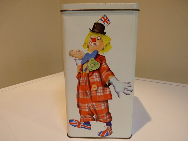 Preview of the first image of LEC Refrigeration Clown Coventions Tin.