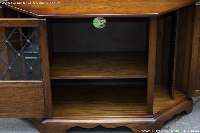 Image 7 of OLD CHARM STYLE OAK TV HI FI DVD CD STAND TABLE CABINET