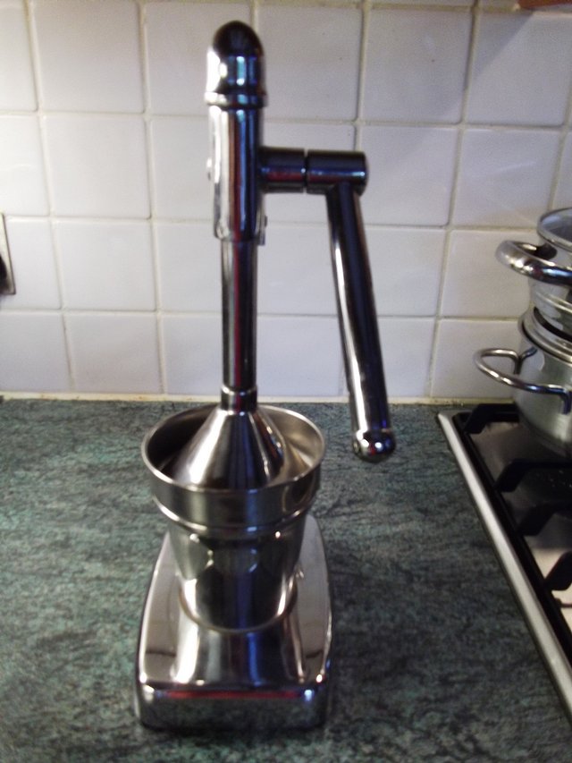 Preview of the first image of HANDY RETRO JUICER INC STRAINER.