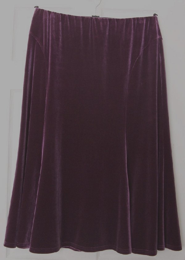 Preview of the first image of Pretty ladies velvet look panel skirt by Eastex - sz 18  B23.