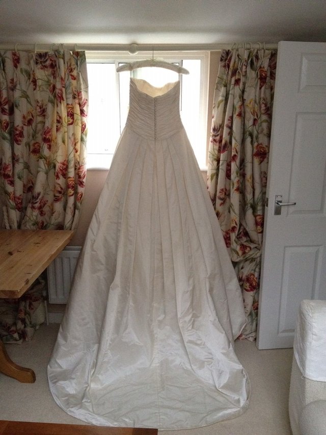 Image 3 of Wedding Dress Stewart Parvin- will take offers