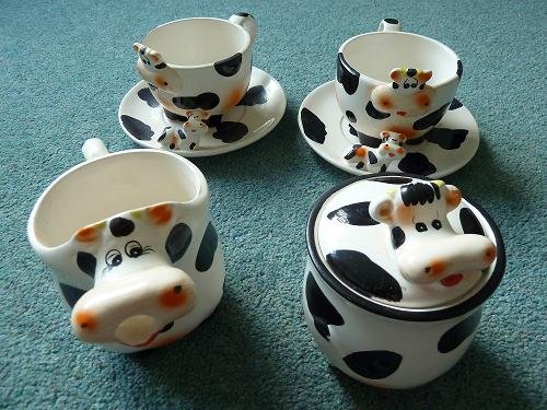 Image 2 of Novelty Cow design tea set
