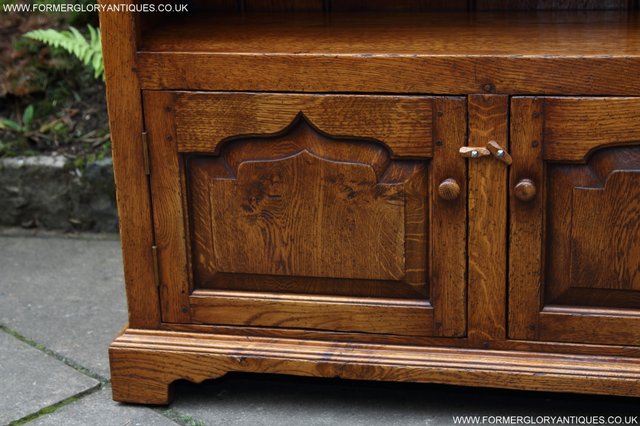 Image 4 of TITCHMARSH GOODWIN STYLE OAK OPEN BOOKCASE CD DVD CABINET