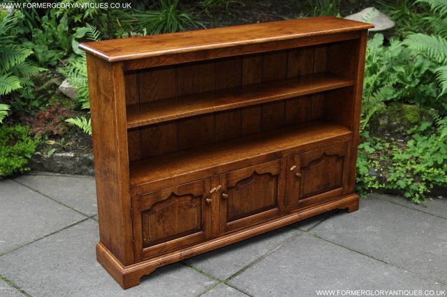 Image 6 of TITCHMARSH GOODWIN STYLE OAK OPEN BOOKCASE CD DVD CABINET