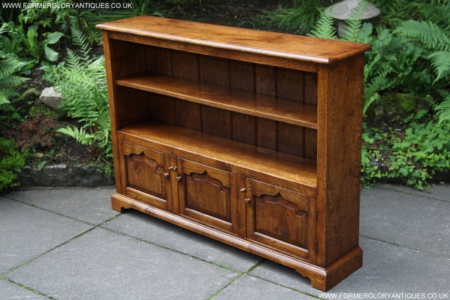 Image 8 of TITCHMARSH GOODWIN STYLE OAK OPEN BOOKCASE CD DVD CABINET
