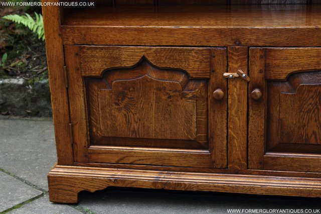 Image 10 of TITCHMARSH GOODWIN STYLE OAK OPEN BOOKCASE CD DVD CABINET