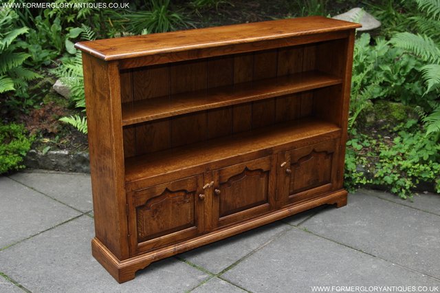 Image 24 of TITCHMARSH GOODWIN STYLE OAK OPEN BOOKCASE CD DVD CABINET