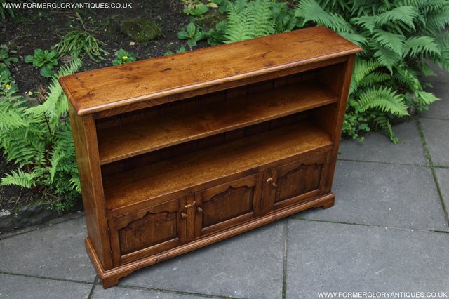 Image 25 of TITCHMARSH GOODWIN STYLE OAK OPEN BOOKCASE CD DVD CABINET
