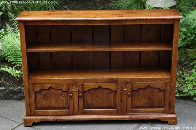 Image 26 of TITCHMARSH GOODWIN STYLE OAK OPEN BOOKCASE CD DVD CABINET