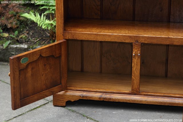 Image 28 of TITCHMARSH GOODWIN STYLE OAK OPEN BOOKCASE CD DVD CABINET