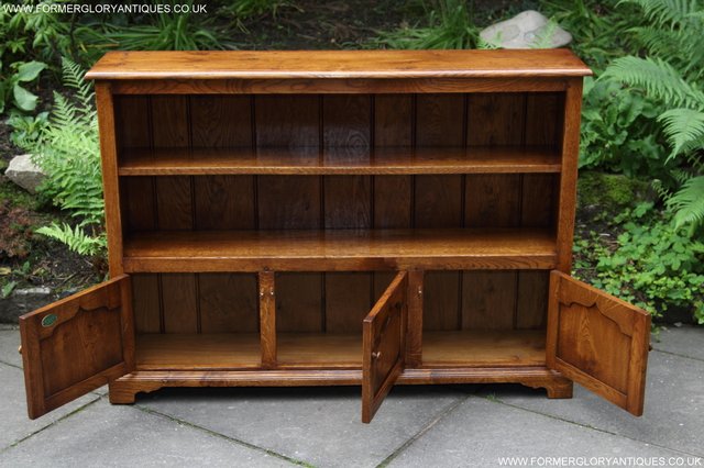 Image 39 of TITCHMARSH GOODWIN STYLE OAK OPEN BOOKCASE CD DVD CABINET