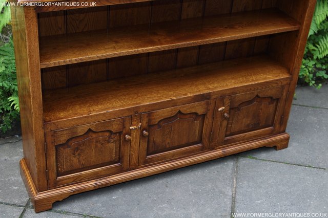 Image 43 of TITCHMARSH GOODWIN STYLE OAK OPEN BOOKCASE CD DVD CABINET